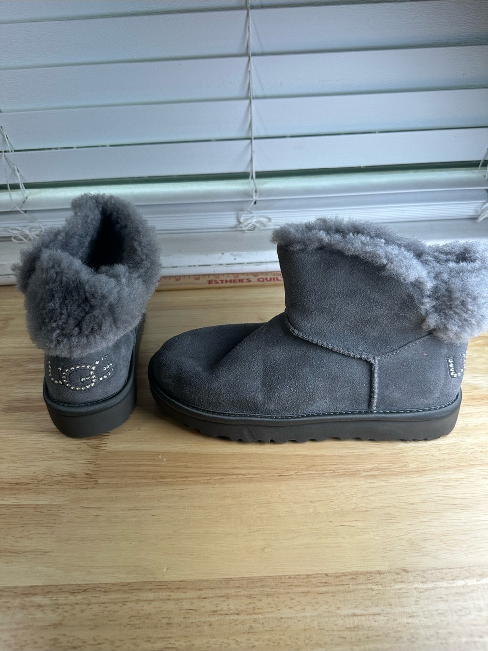 UGG classic Gray Suede Shearling ankle Boots women’s size 7 Swarovski bling